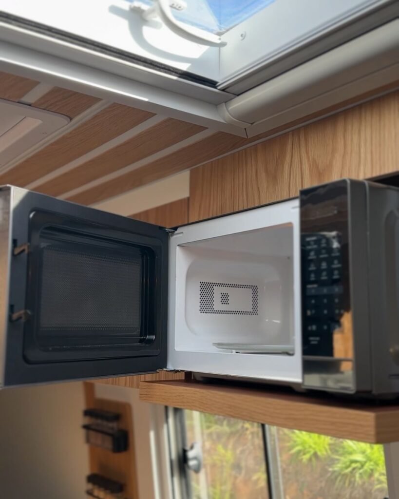 Motorhome Sprinter UP! Smart para família de 4 pessoas (10)