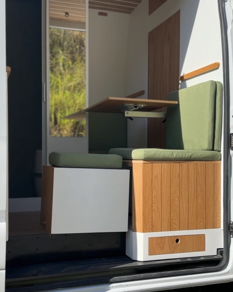Motorhome Sprinter UP! Smart para família de 4 pessoas (11)