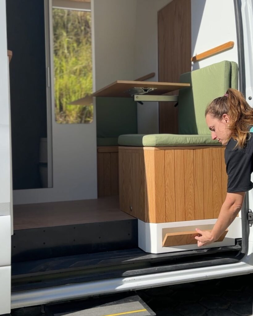 Motorhome Sprinter UP! Smart para família de 4 pessoas (12)