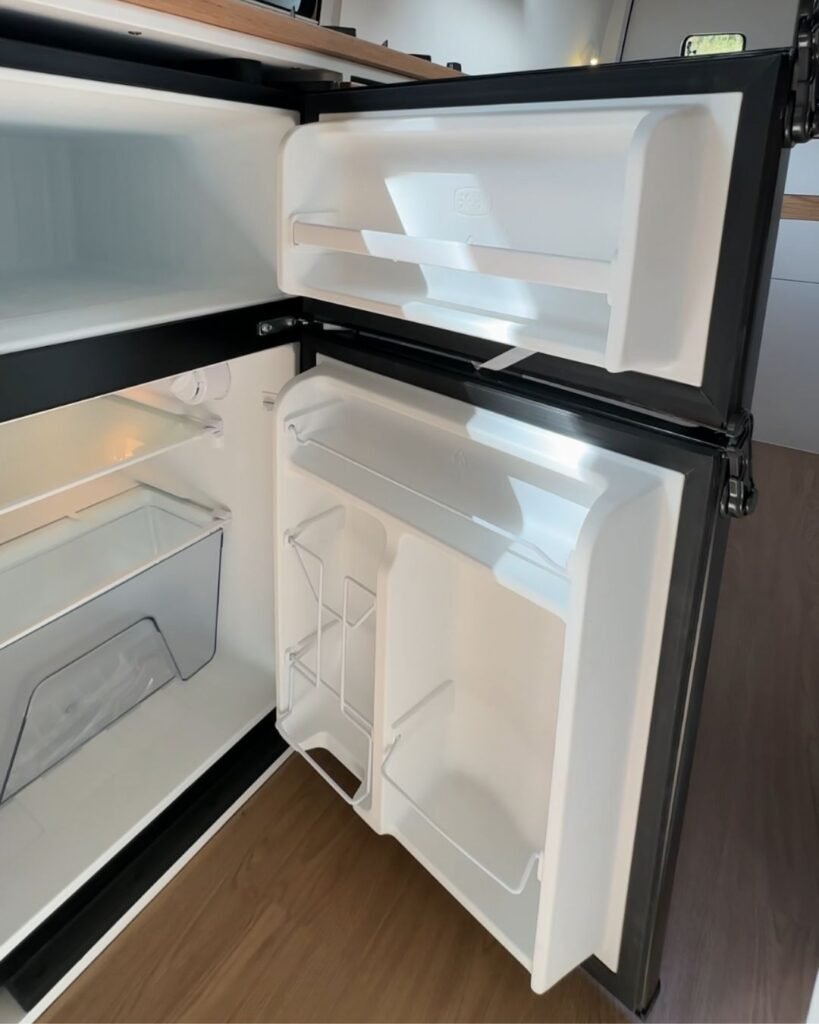 Motorhome Sprinter UP! Smart para família de 4 pessoas (18)