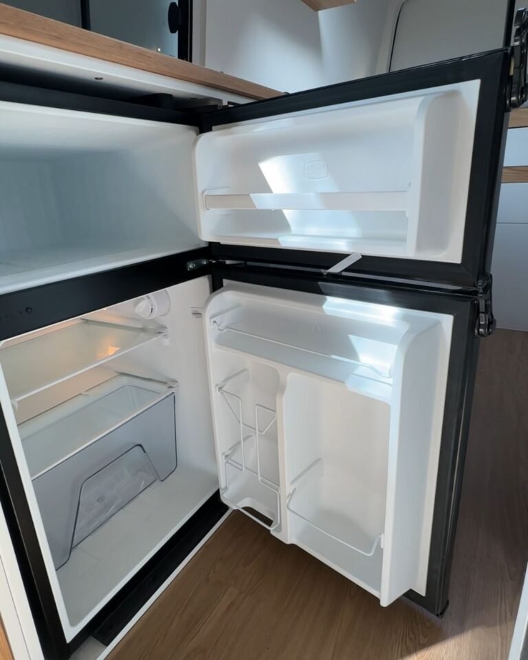 Motorhome Sprinter UP! Smart para família de 4 pessoas (19)