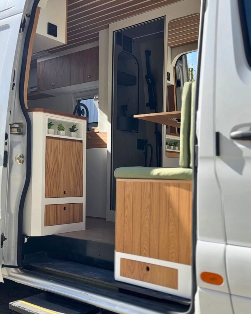 Motorhome Sprinter UP! Smart para família de 4 pessoas (4)