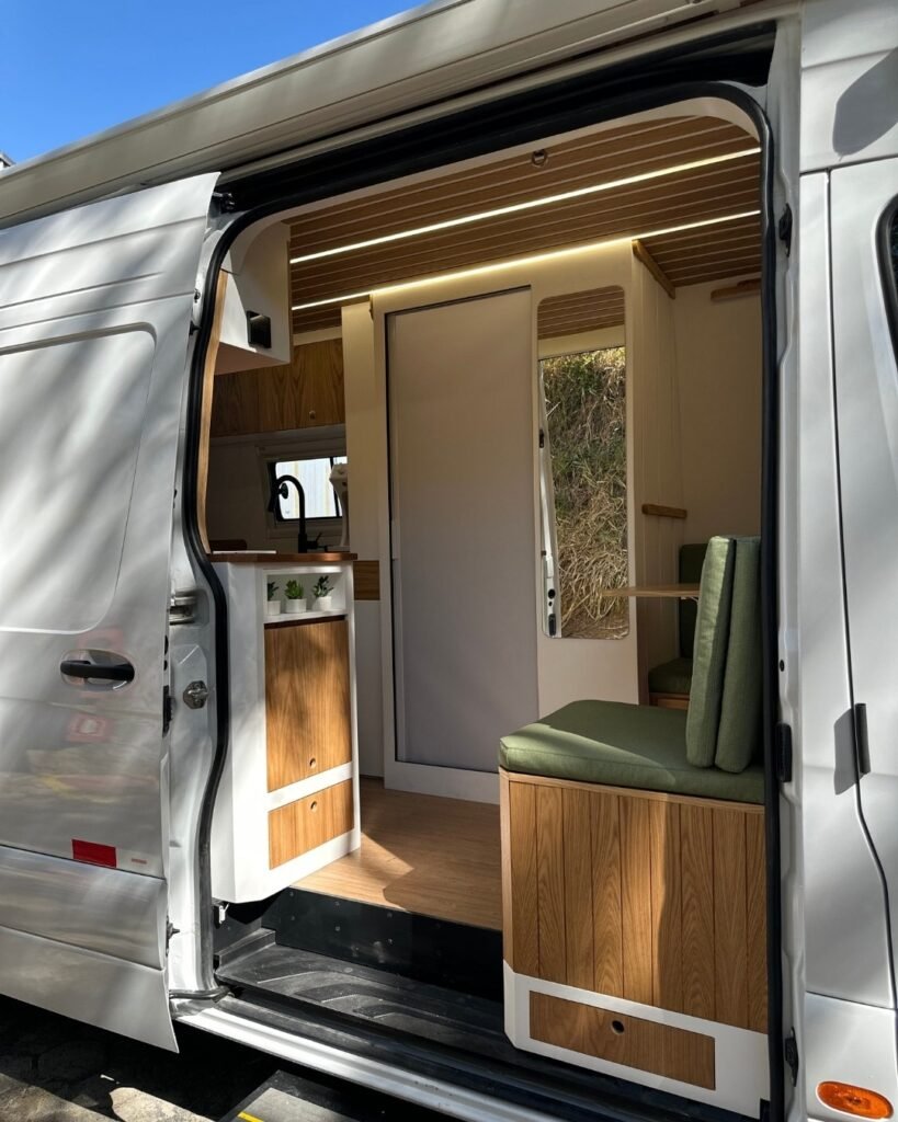Motorhome Sprinter UP! Smart para família de 4 pessoas (8)