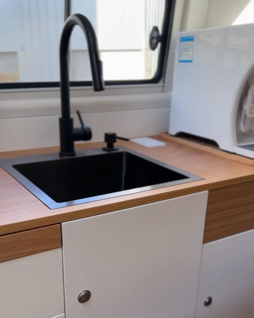 Motorhome Sprinter UP! Smart para família de 4 pessoas (9)